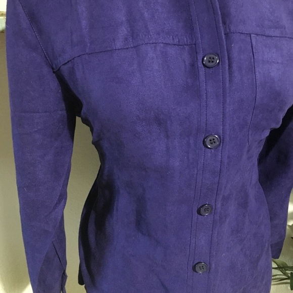 🦋NWT velvet Button down shirt - Picture 4 of 6